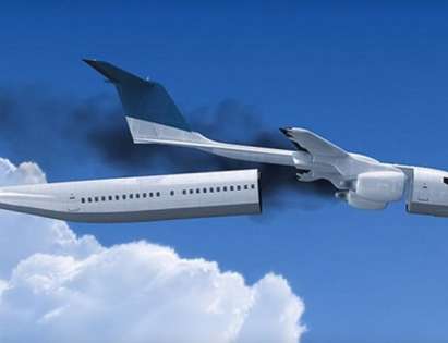 Самолет се разглобява във въздуха, за да спаси пътниците (ВИДЕО)