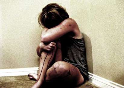 Гнусна гавра! Двама българи изнасилиха в Гърция 18-годишно момиче инвалид