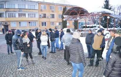Протест във Враца: Ние сме Иван и Десислав!