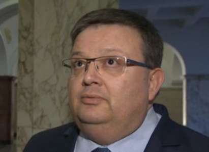Сотир Цацаров: Христо Иванов и Радан Кънев не са ми мерител за оставка