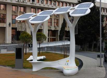 Само във Флагман! Вижте кой стои зад соларната пейка и посади соларни дървета в Бургас