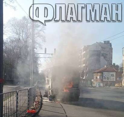 Боклукчийски камион се подпали в движение до ОДЗ „Златна рибка” в Бургас (СНИМКИ)
