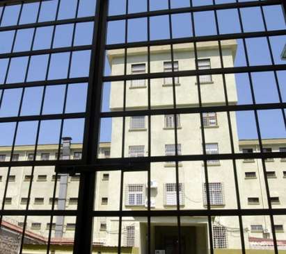 Щастие за пандизчиите! Ремонтират затвора в Бургас