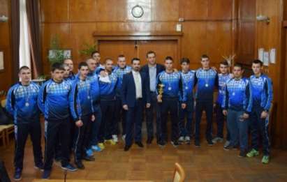 Бургазлията Диян Костадинов стана Олимпийски шампион по съставяне на шахматни задачи