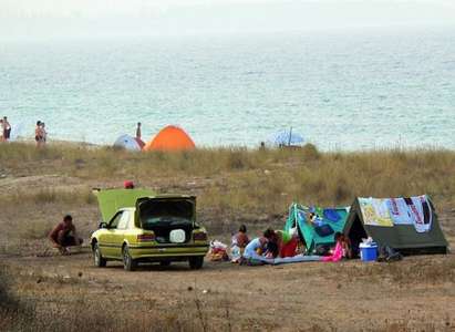 Къмпингуването по плажовете да се заплаща и общините да събират таксите, настоява бургаски депутат