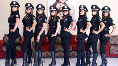 Мъка! Разтуриха отряда на най-сексапилните полицайки на света