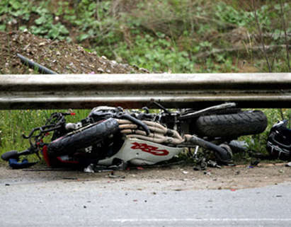 Трагедия! Млад моторист от Созопол загина на опасните завои край Ропотамо