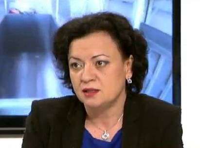 Министър Ивелина Василева: Поне 200 000 лева ще е глобата за замърсяването на въздуха в Бургас