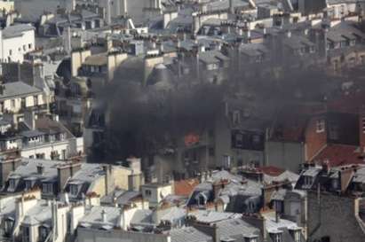 Взрив разтресе центъра на Париж, има жертви