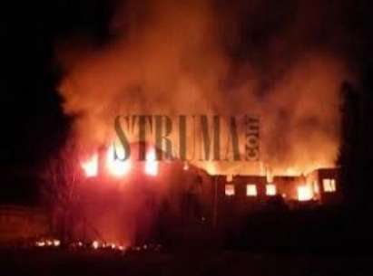 Огнен ад: Автоджамбазин запали дърводелския цех на известен бизнесмен