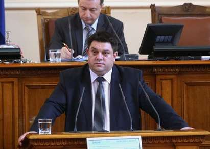 Зафиров в парламента: Хотелите за лятото са препълнени, записванията спряха - така ще бъде още дълги години!