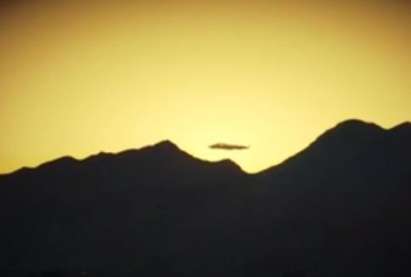 Кораб на извънземни прелетя над парк в Калифорния (ВИДЕО)
