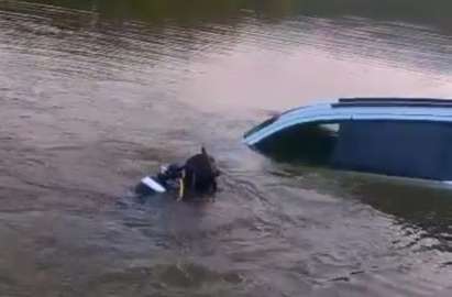 Екшън! Джип цопна в язовир "Агов дол", водолази го вадят, рибари се бъзикат