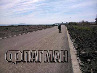 Рай за шофьори и колоездачи! Ремонтираха ул. "Крайбрежна" в Бургас, изграждат велоалеята до месеци (СНИМКИ)