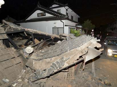 Зверски земетресения разлюляха Япония, има жертви и много ранени (СНИМКА/ВИДЕО)