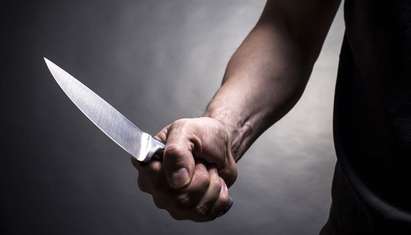 Семейна драма: Баща-агресор опита да изкорми сина си с нож заради загубен фотоапарат