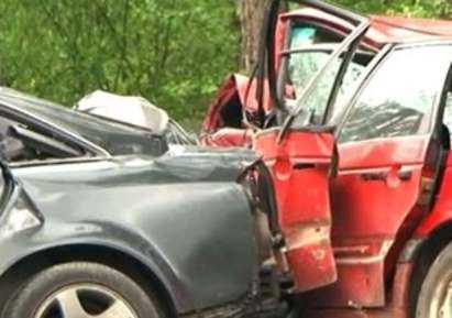 Жестоко меле: 27-годишен мъж от Обзор загина след удар между три коли (ВИДЕО)