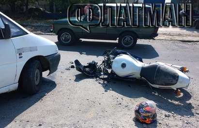 Моторист бере душа в болницата след катастрофа в Бургас