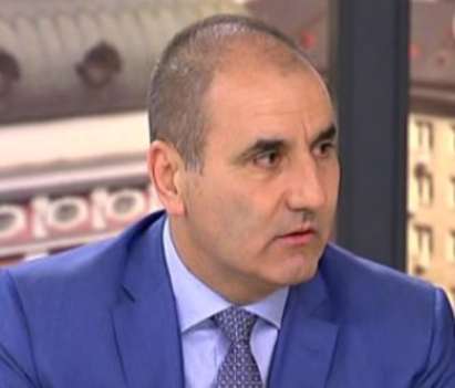 Цветан Цветанов: Не е цивилизовано да се хвърлят яйца и домати по парламента