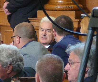 Волен Сидеров се завърна в ключов момент, преди парламентът да се разпадне