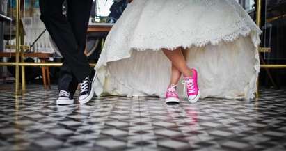 Най-странните сватбени обичаи с гаври и издевателства за младоженците