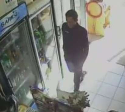 Нагъл крадец задигна мобилния телефон на продавачка в магазин