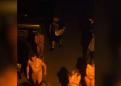 Арестуваха борец, принудил проститутки и клиентите им да вървят голи по улицата (СНИМКИ/ВИДЕО 18+)