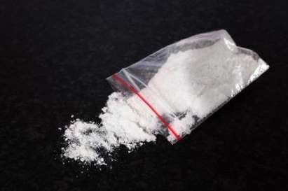 Странен рекорд: Тийнейджър събра повече от 100 дози наркотици в ... !