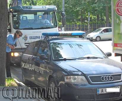 Шоу! Бургаският паяк аха да вдигне полицейска кола заедно с бопаджиите при задържането на Николай Мечков(СНИМКИ)