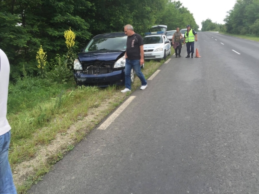 БМВ причини страховито верижно меле и избяга (СНИМКИ и ВИДЕО)