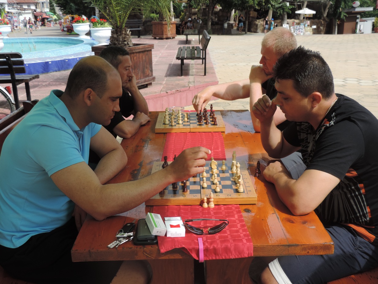 Турнир по шах даде старт на Еньовденски празници в Обзор