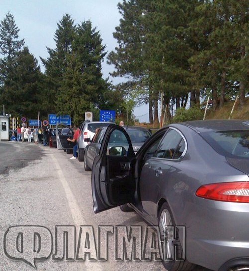 Сигнал до Флагман! На ГКПП Малко Търново турската страна масово връща жълти коли под предлог, че са таксита