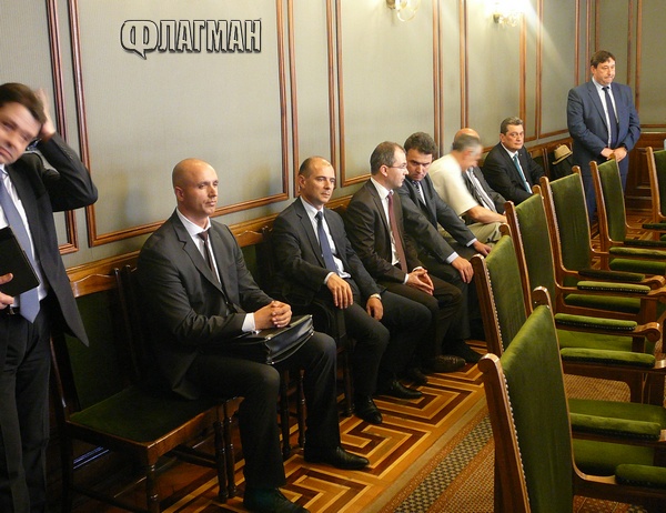 Закриха за медиите изслушването за Митьо Очите в парламента след предложение на Цветанов (снимки)