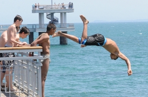 Преглед на регионалния печат: 2000 лева глоба за скок от Моста