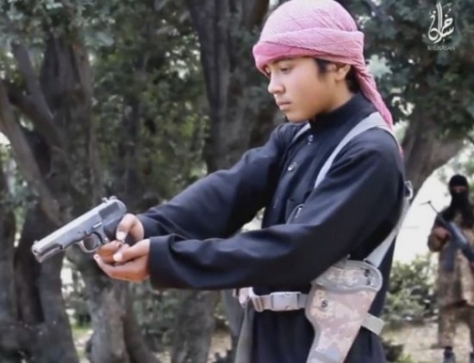 Нямат граници! „Ислямска държава” в действие: Деца екзекутират пленници на джихадистите (СНИМКИ 18+)