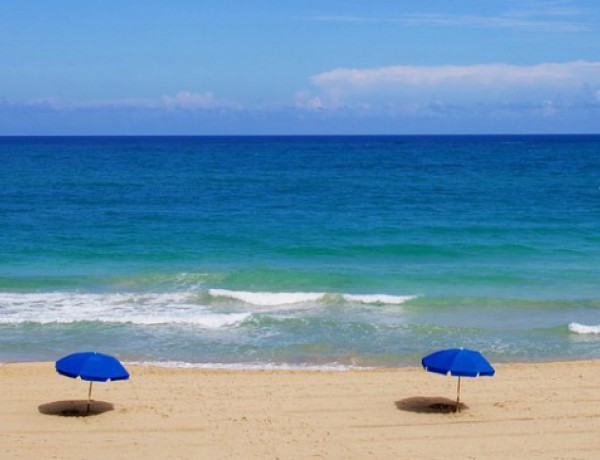 Печелят плажовете на търг с евтини чадъри