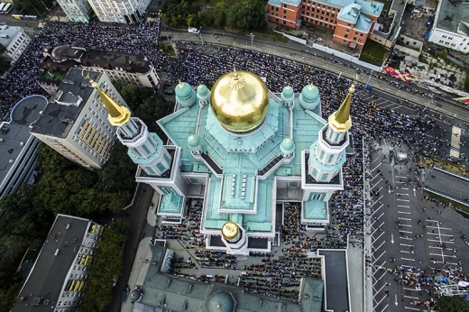 Мюсюлмани „превзеха” Москва! Отцепиха част от града (СНИМКИ/ВИДЕО)