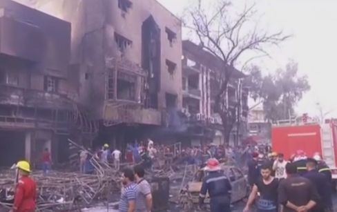 Броят на загиналите при атентата в Багдад достигна 250 души