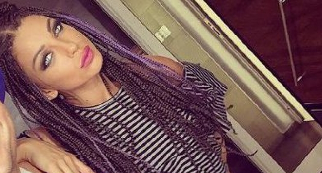 Емануела затвори фризьорски салон заради екстравагантна прическа