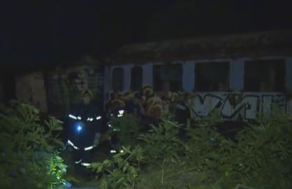 Мъж загина при пожар в изоставени вагони