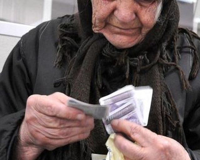 Възрастна жена от Созопол скрои номер на телефонни измамници