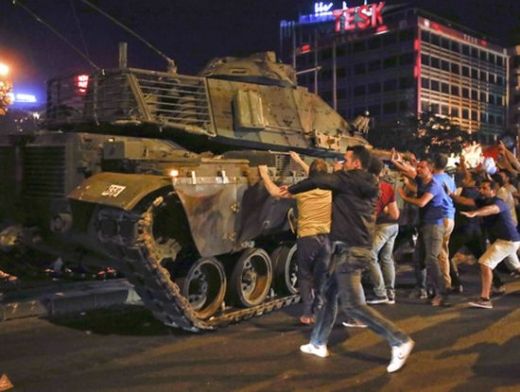 Кърваво броене: 265 трупа след опита за преврат в Турция
