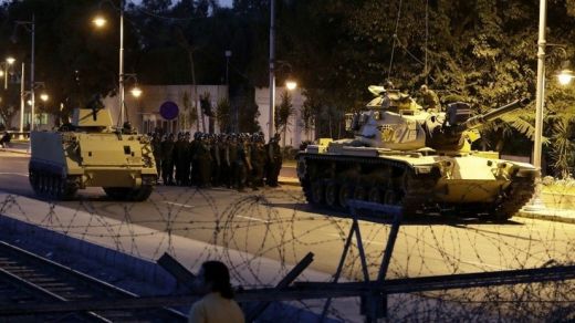 Voice of America: Седмици наред е имало знаци за напрежение между армията и властта в Турция