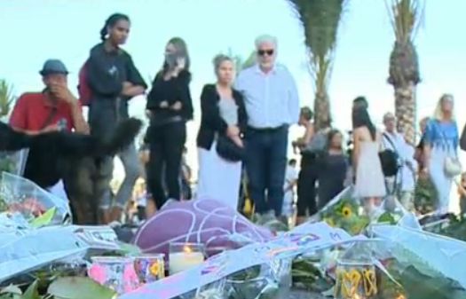 Франция почита с минута мълчание паметта на жертвите от терористичния акт в Ница