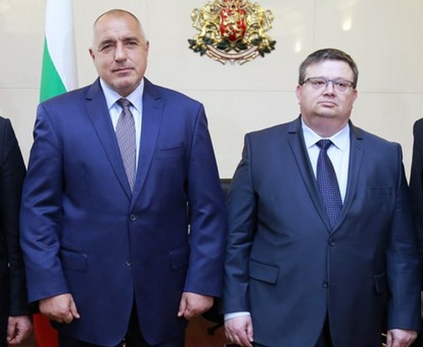 Пожарната битка на тандема „Цацаров-Борисов” с организираната престъпност в Бургаско