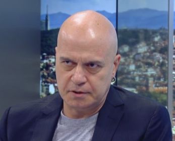 Слави Трифонов: Заради блатната история с Конституционния съд ще задръстя Орлов мост
