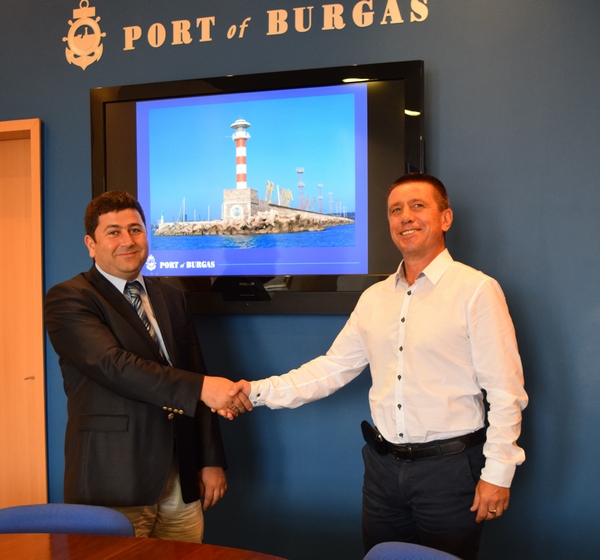 Турският търговски аташе Баръш Йеничери посети Пристанище Бургас