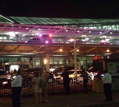 Евакуираха терминал на летището в Ню Йорк заради стрелба