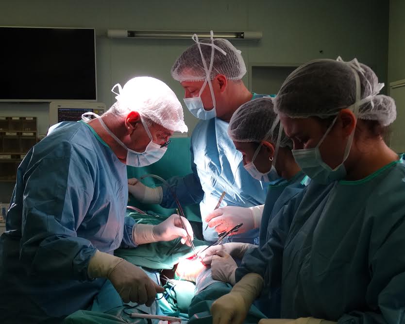 Рядък случай с аномалия на сънната артерия беше опериран успешно в УМБАЛ „Дева Мария”