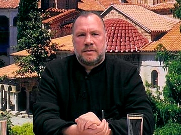 Отец Боян Саръев: Вече не съм тв водещ, но няма да се кандидатирам за президент